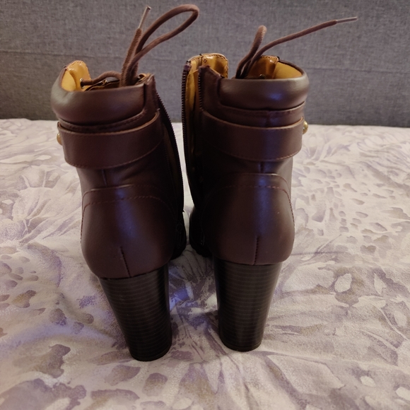 Style and Co., Heeled boots, burgundy purplish color, size:8 - Picture 3 of 8